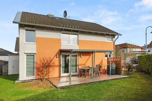 Gartenansicht - 4 Zimmer Mehrfamilienhaus, Wohnhaus zum Kaufen in Niddatal