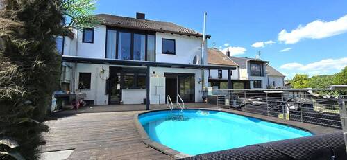 Rückansicht, Pool - 