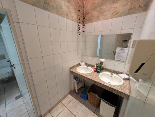 Damen WC EG - 