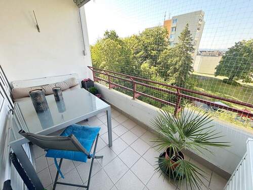 S/W Balkon - 3 Zimmer Etagenwohnung zum Kaufen in Sindelfingen / Maichingen