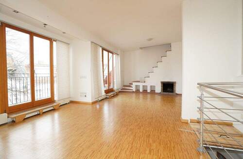 obere Ebene - Hauptstadtmakler-Bezugsfreie Dachgeschosswohnung in Top-Lage