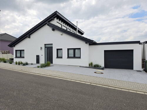 Bild 2 - 7 Zimmer Einfamilienhaus zum Kaufen in Göllheim
