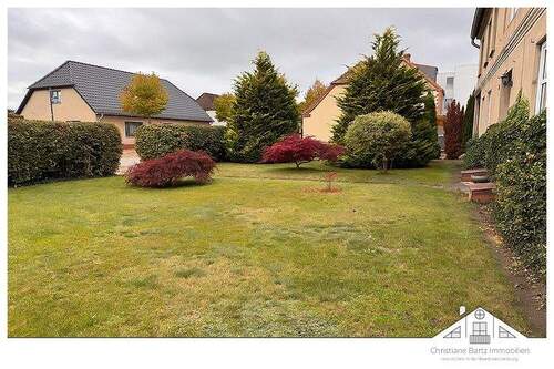 Vorgarten_ - Mehrfamilienhaus, Wohnhaus mit 254,00 m² in Neukloster zum Kaufen