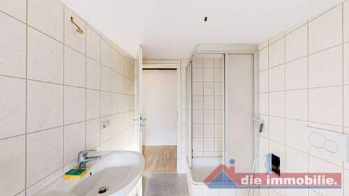 Bad_2 - Etagenwohnung mit 36,90 m&sup2; in Magdeburg / Sudenburg zur Miete