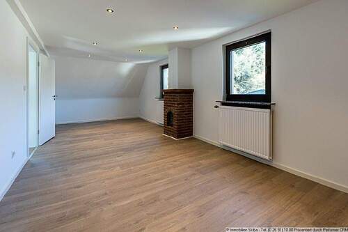 großes Schlafzimmer im Dachgeschoss - 