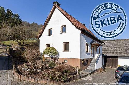 Haus zur Miete - Einfamilienhaus mit Garten und Garage in HönningenAhr