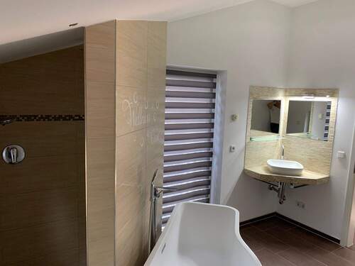 Dusch-/Wannebad OG - 