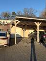 Carport mit Abstellraum und PKW-Stellplatz - 