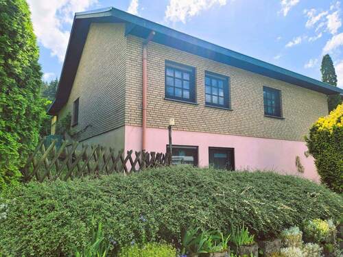 Nord und Ostseite - provisionsfreies EFH 170qm Wfl. für kleine Familie mit WG und Sauna