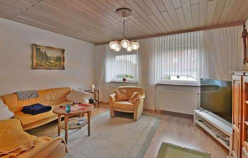 Wohnzimmer 1 - 5 Zimmer Doppelhaushälfte in Kassel / Bettenhausen