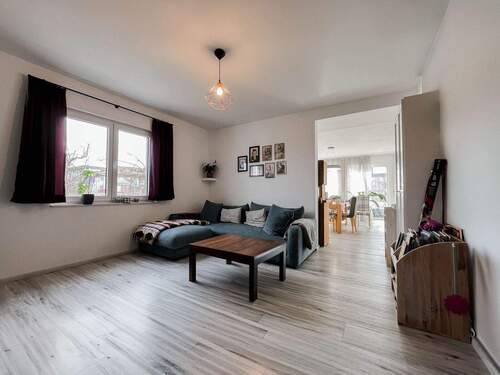 Wohnzimmer - 6 Zimmer Einfamilienhaus in Niedernhall