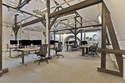 Bürofläche - ATTRAKTIVE 204 m² GROßE BÜROFLÄCHE IN TRADITIONS-LIEGENSCHAFT