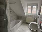 DG - Familienbad mit Wanne, Dusche und WC - 