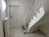 KG - Treppenabgang u. Flur - 