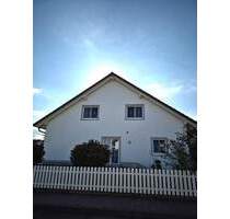 Hell - modern - top gepflegt: Doppelhaushälfte in Baar-Ebenhausen