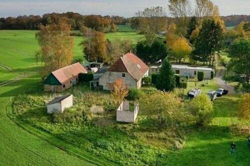 Luftbild - Eine interessante Immobilie in Stormsdorf