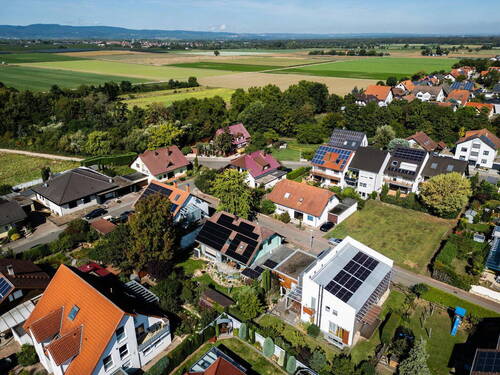 Lage der Immobilie - 8 Zimmer Mehrfamilienhaus, Wohnhaus zum Kaufen in Fußgönheim