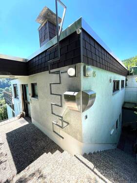 Eingang Haus und Zugang ELG - 