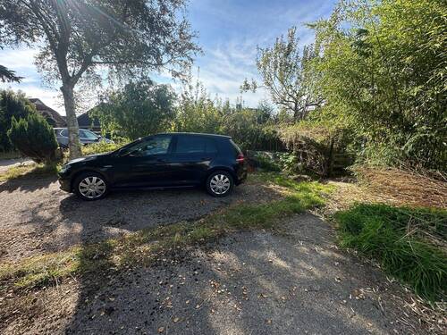 Garten/Auffahrt/Stellplatz - 