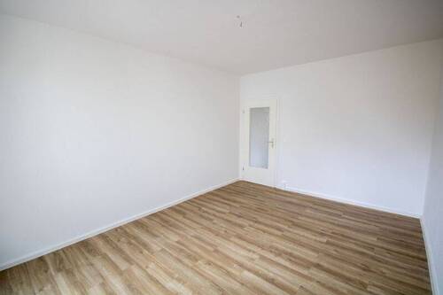 Wohnzimmer - Etagenwohnung mit 59,70 m&sup2; in Halle (Saale) zur Miete