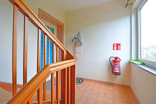 Wohnungseingang OG - 1 Zimmer Mehrfamilienhaus, Wohnhaus zum Kaufen in Kassel Fasanenhof