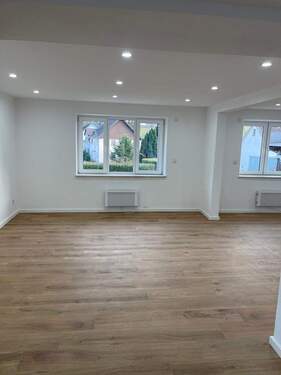 Bild 1 - Modern saniertes Einfamilienhaus mit 188 m² Wohnfläche, Garten & Terrasse - Top Preis in Dirmingen!