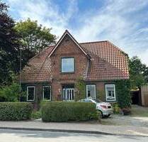 Historischer Charme trifft modernen Wohnkomfort - Zweifamilienhaus mit Ruhepol im Garten - Bredstedt