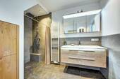 Badezimmer im Obergeschoss - 
