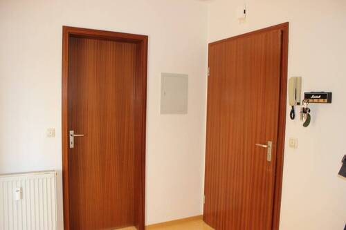 Eingangstür - Etagenwohnung mit 73,00 m² in Regensburg zum Kaufen
