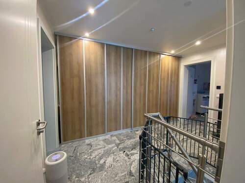 OG Flur mit Einbauschrank - 