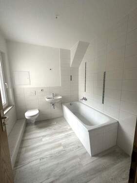 Bad - 2 Zimmer Etagenwohnung zur Miete in Zeulenroda-Triebes