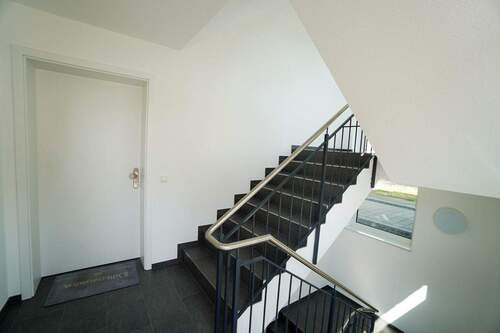 Treppenhaus - Etagenwohnung mit 61,90 m&sup2; in Paderborn / Schloß Neuhaus zur Miete