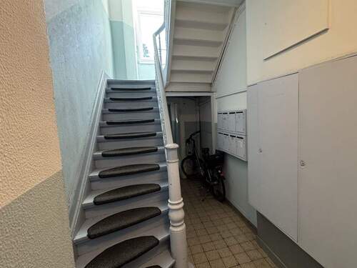 Treppenhaus - Gewerbeobjekt (Büro, Produktion, Verkauf) in Düsseldorf zum Kaufen