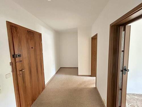 helle Diele - Etagenwohnung mit 88,70 m² in Uttenreuth zum Kaufen