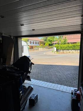 Doppelgarage mit elektrischen Torantrieb - 