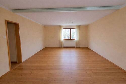 10 Blick vom Wohn- in den Essbereich - 