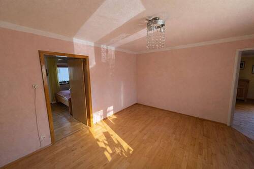 7 Zimmer III im Erdgeschoss - 