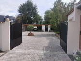 Hof mit Carport - 