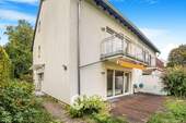 Hausansicht - 6 Zimmer Doppelhaushälfte zur Miete in Frankfurt am Main