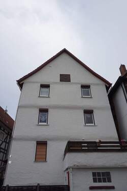 Straßenansicht vom Haus.JPG - 