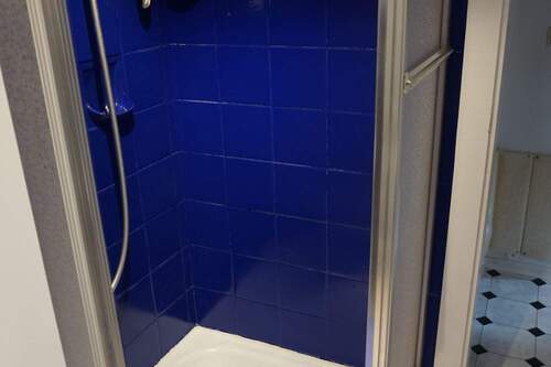 Dusche Badezimmer Dachgeschoss.JPG - 