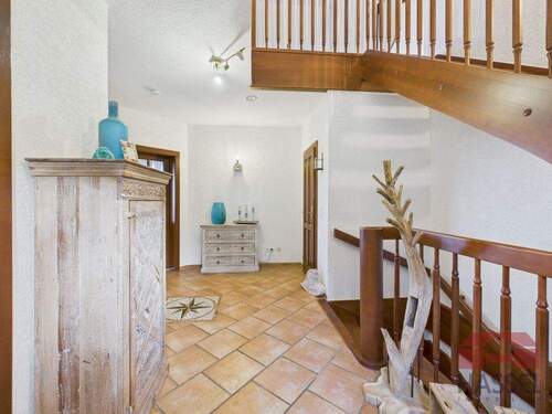 Eingangsbereich in der Hauptwohnung - 6 Zimmer Einfamilienhaus in Nideggen / Rath