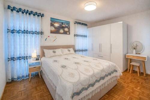 Schlafzimmer - Etagenwohnung mit 95,00 m&sup2; in Frankfurt am Main zum Kaufen