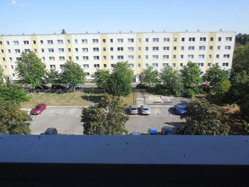 Stellplätze vorm Haus - 