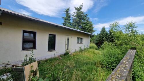 Ehemalige Gaststätte und Grundstück dahin - 