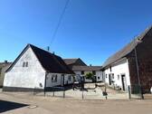 Gesamtansicht Wohnhaus und Ökonomieteil - 3 Zimmer Bauernhaus, Landhaus in Kollweiler