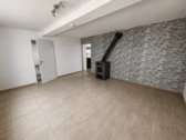 Wohnzimmer mit Blick zur Küche - 