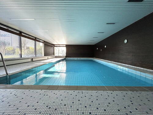 Schwimmhalle - 