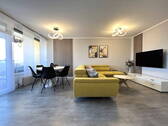 Wohnzimmer - Wohnkomfort mit Weitblick - 3-Zimmer-Wohnung - renoviert & saniert mit Wellnessbereich