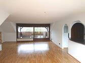 Wohnzimmer - Sehr schöne, helle Dachgeschosswohnung; provisionsfrei!